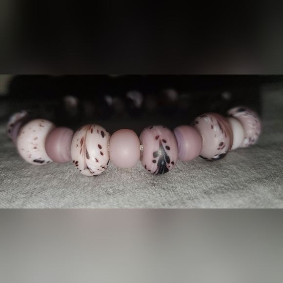 Purple Lampwork Glass Beaded Stretch Bracelet Handmade - Picture 7 of 8